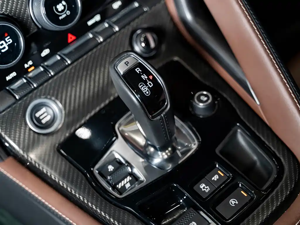 Jaguar F-TYPE 2019 — фото 16