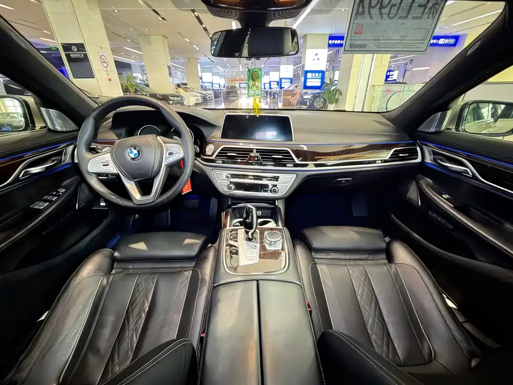 BMW 7 Series 2016 — фото 15