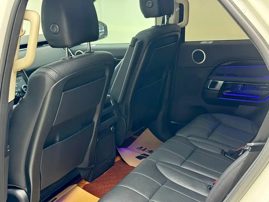 Land Rover Discovery 2018 — фото 14