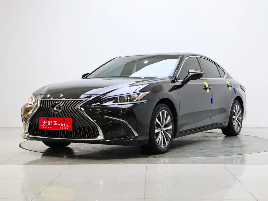 Lexus ES 2019