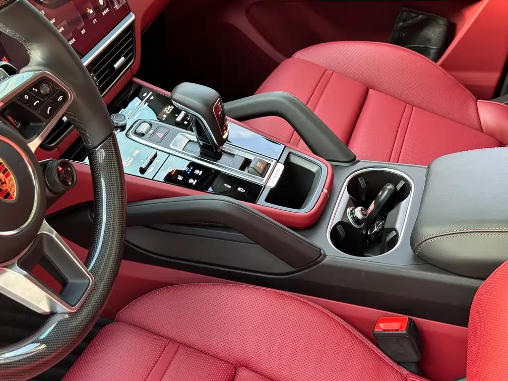 Porsche Cayenne 2023 — фото 11