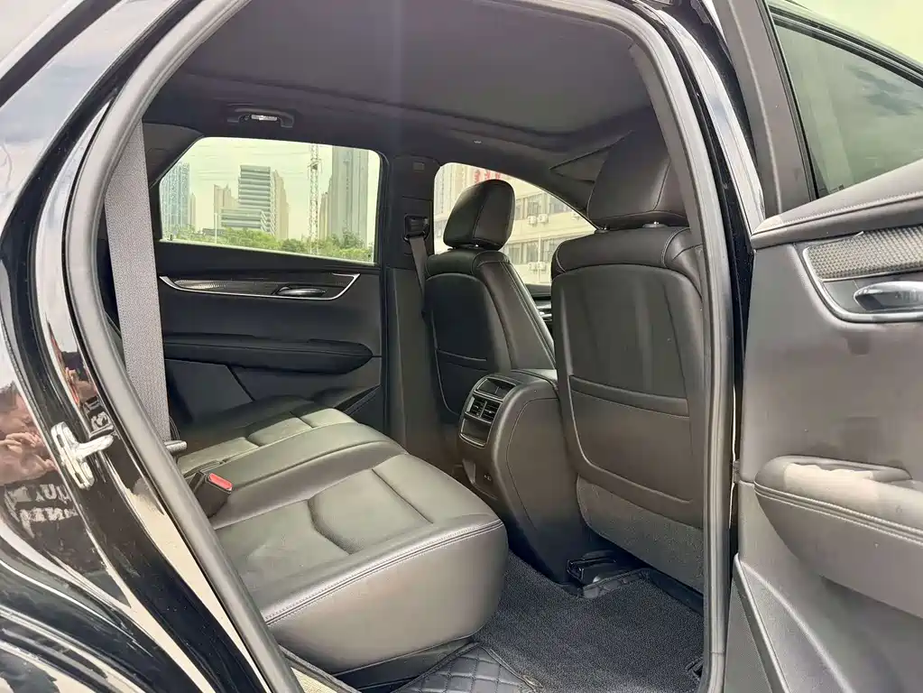 Cadillac XT5 2023 — фото 15