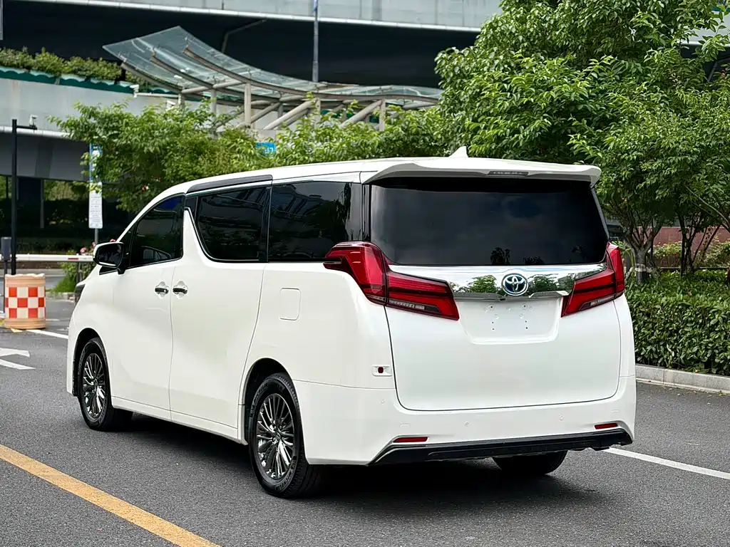 Toyota Alphard 2021 — фото 6