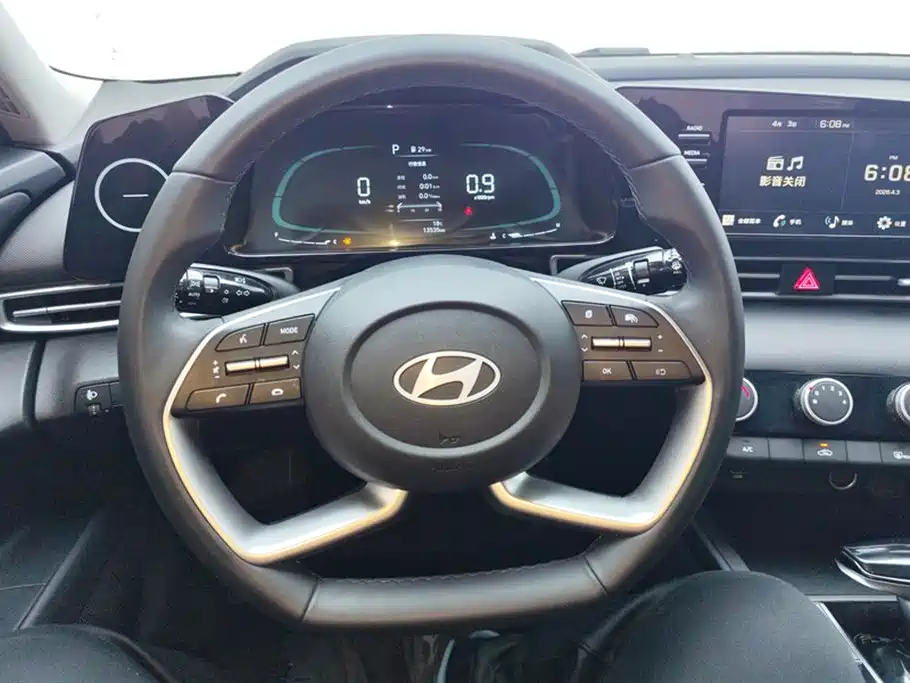 Hyundai Elantra 2024 — фото 15