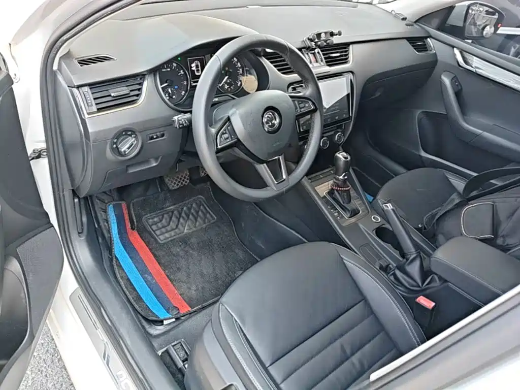 Skoda Octavia 2016 — фото 10
