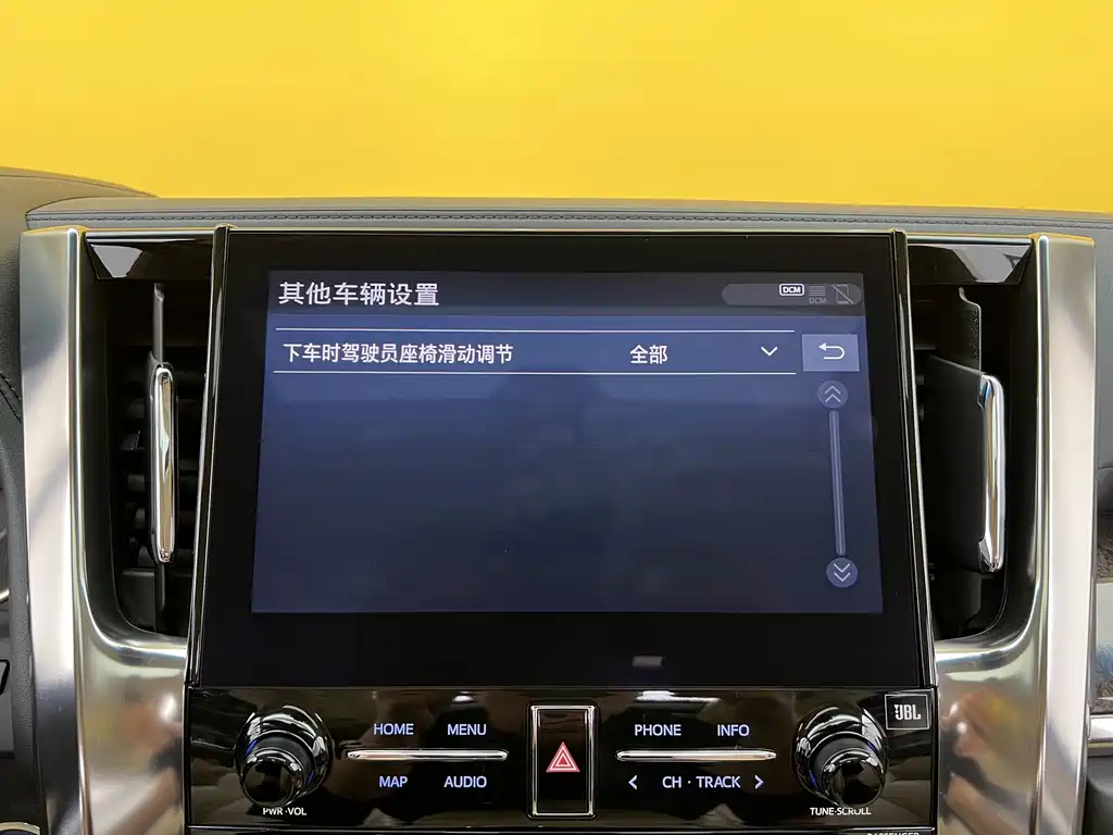 Toyota Vellfire 2022 — фото 15