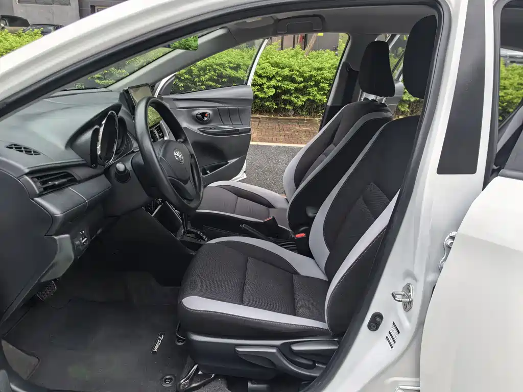 Toyota Yaris L 2020 — фото 22
