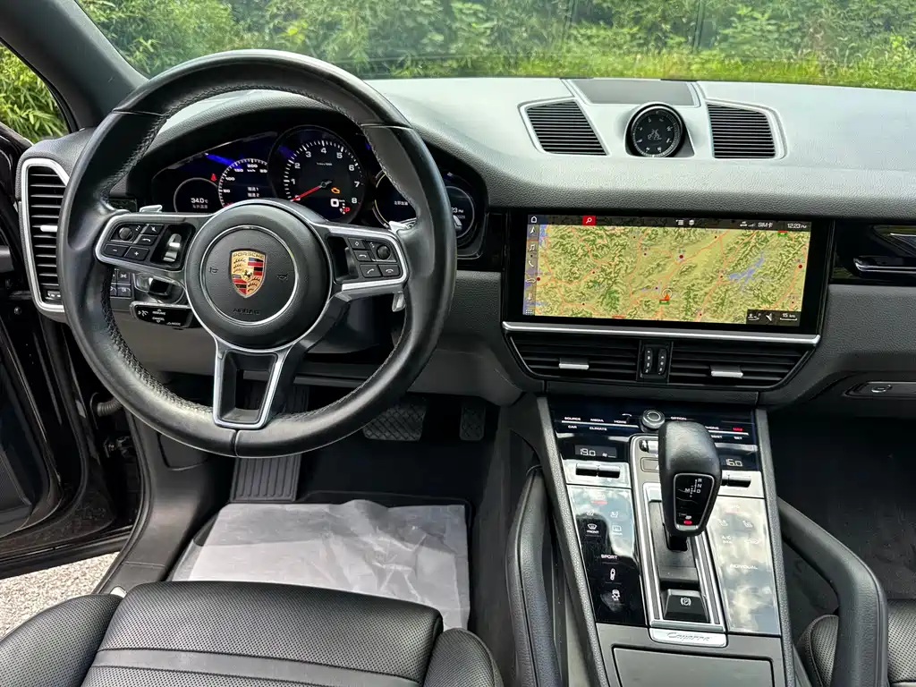 Porsche Cayenne 2018 — фото 15