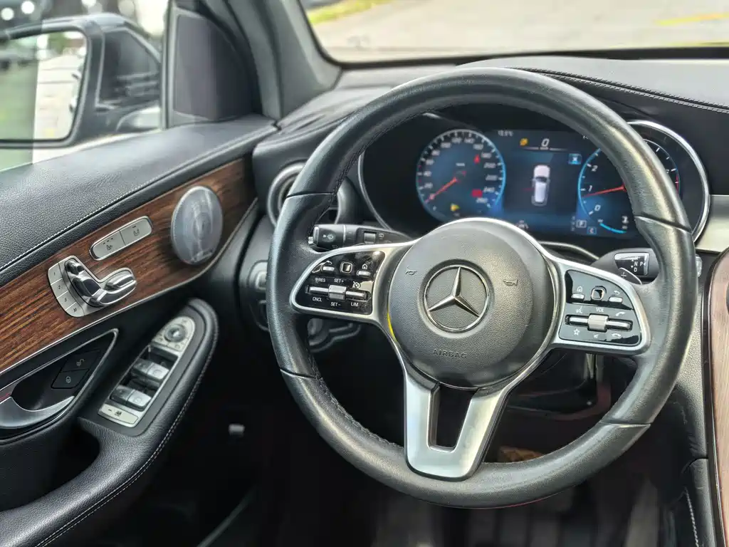 Mercedes-Benz GLC 2021 — фото 15