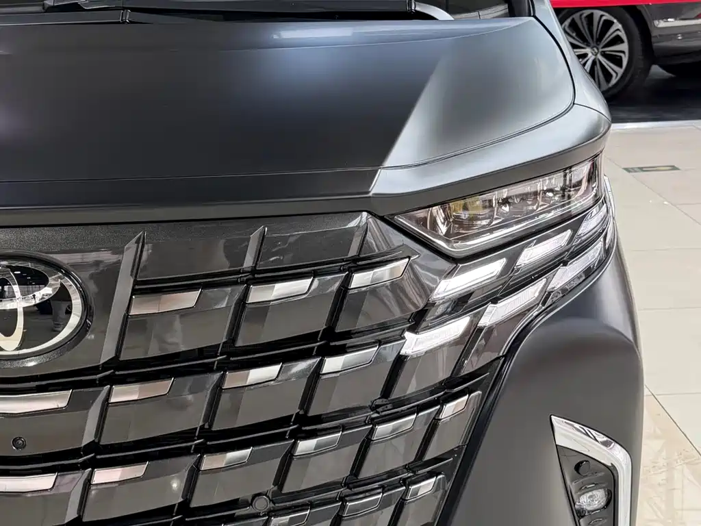 Toyota Alphard 2025 — фото 3