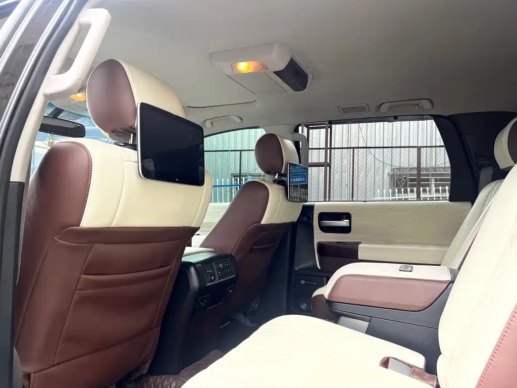 Toyota Sequoia 2013