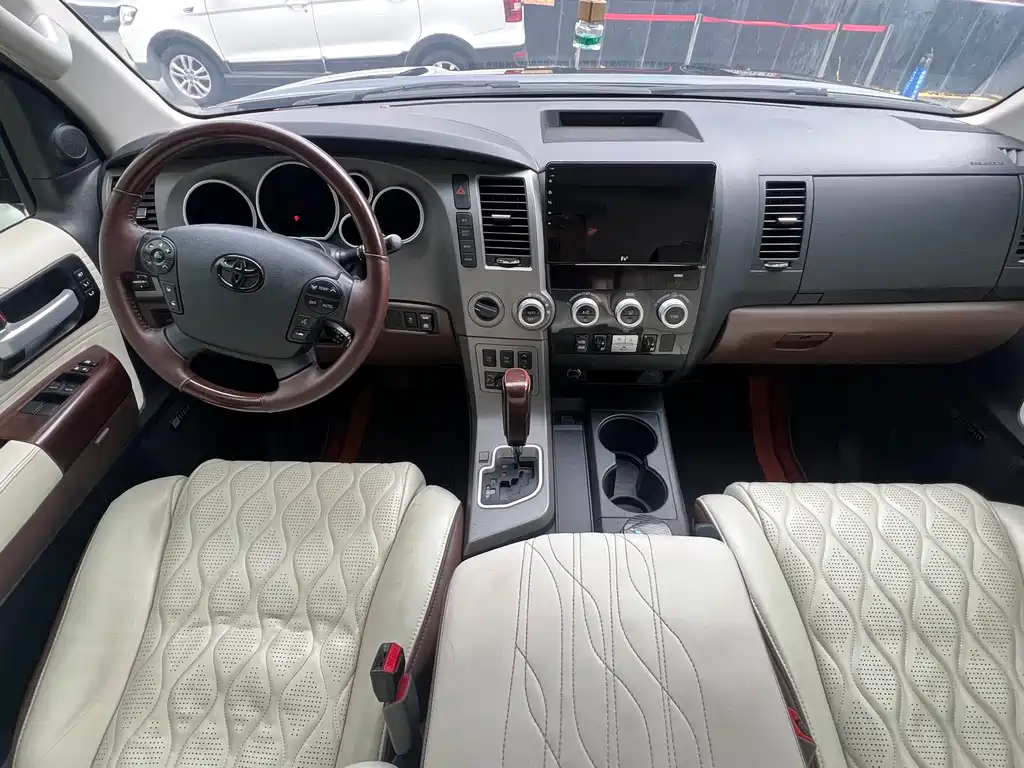 Toyota Sequoia 2013