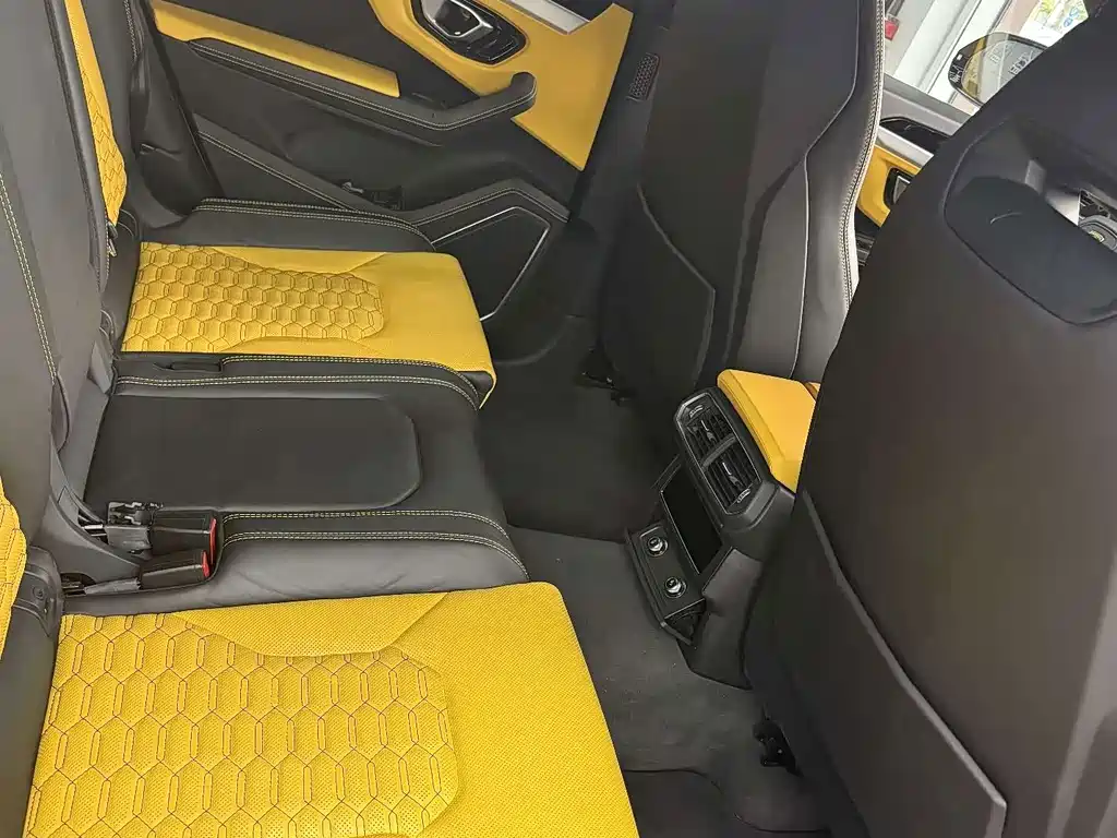 Lamborghini Urus 2019 — фото 9