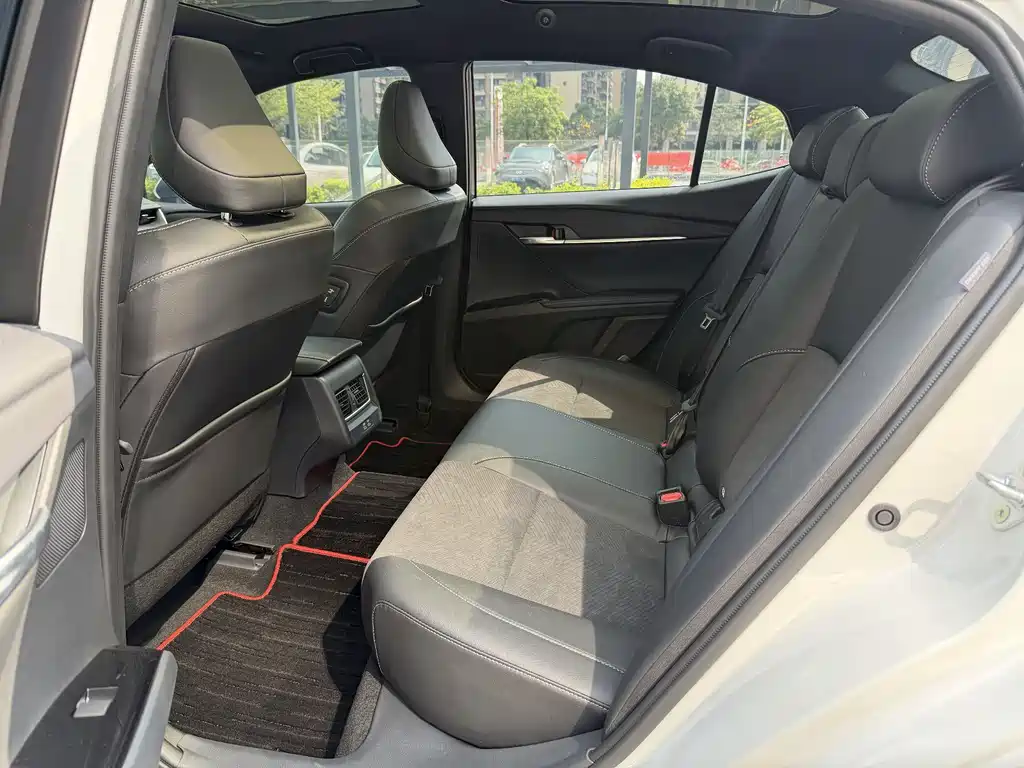 Toyota Camry 2026 — фото 11