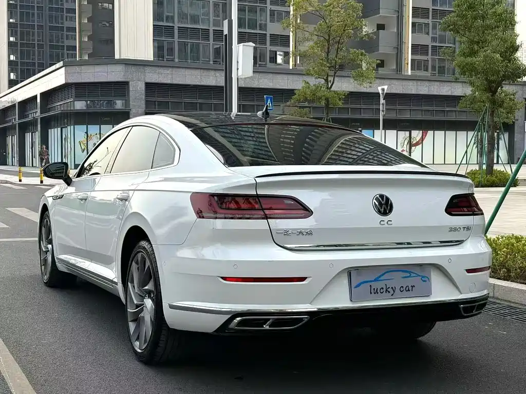 Volkswagen CC 2023 — фото 15