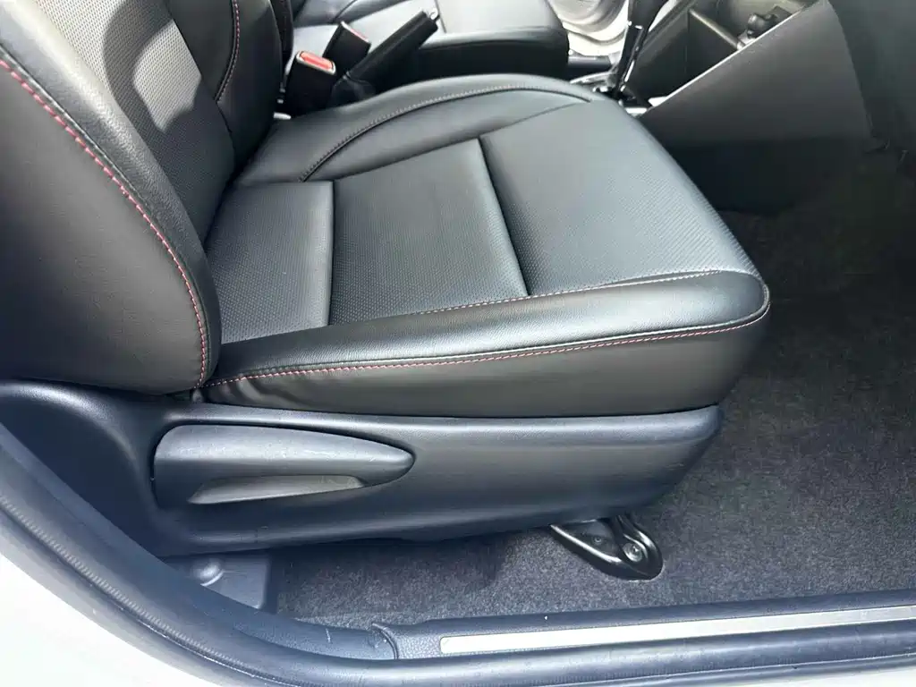 Toyota Yaris L 2022 — фото 14