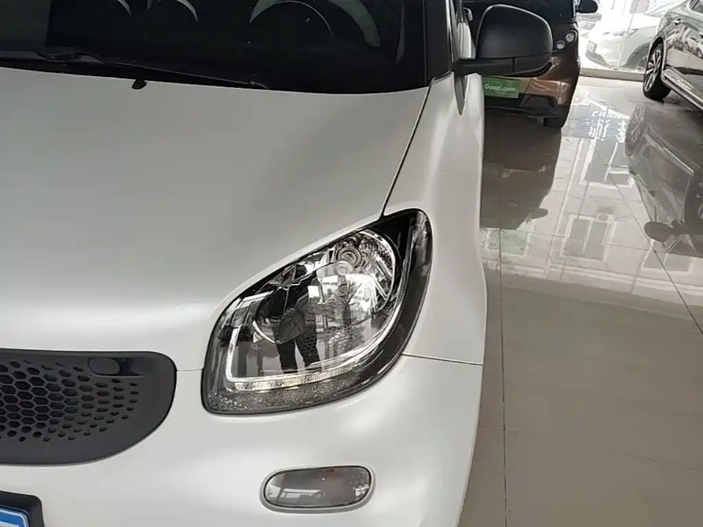 smart Fortwo 2018 — фото 24