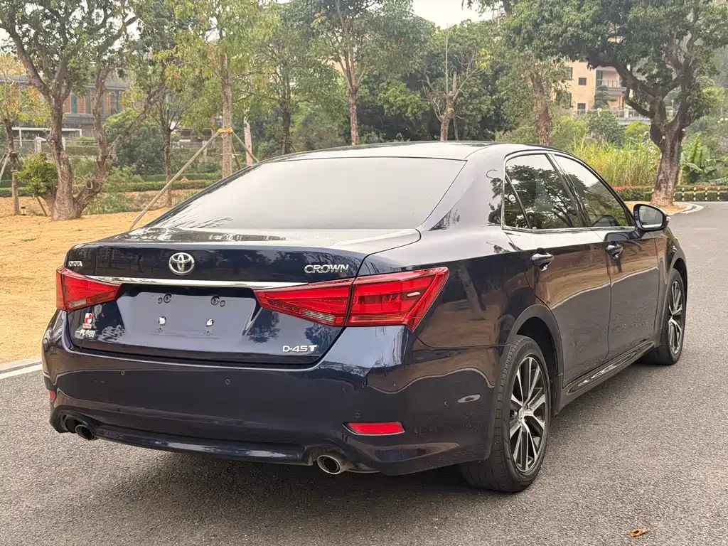 Toyota Crown 2018 — фото 9