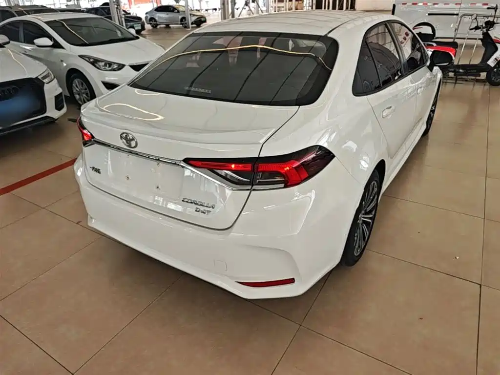 Toyota Corolla 2019 — фото 7