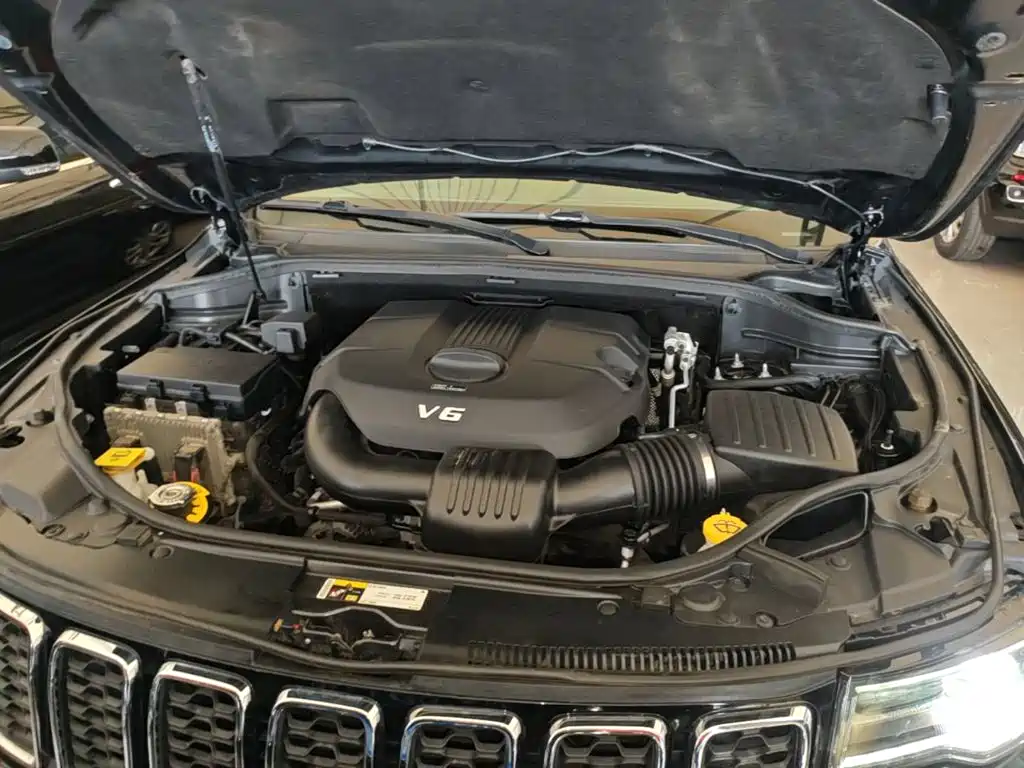 Jeep Grand Cherokee 2018 — фото 20