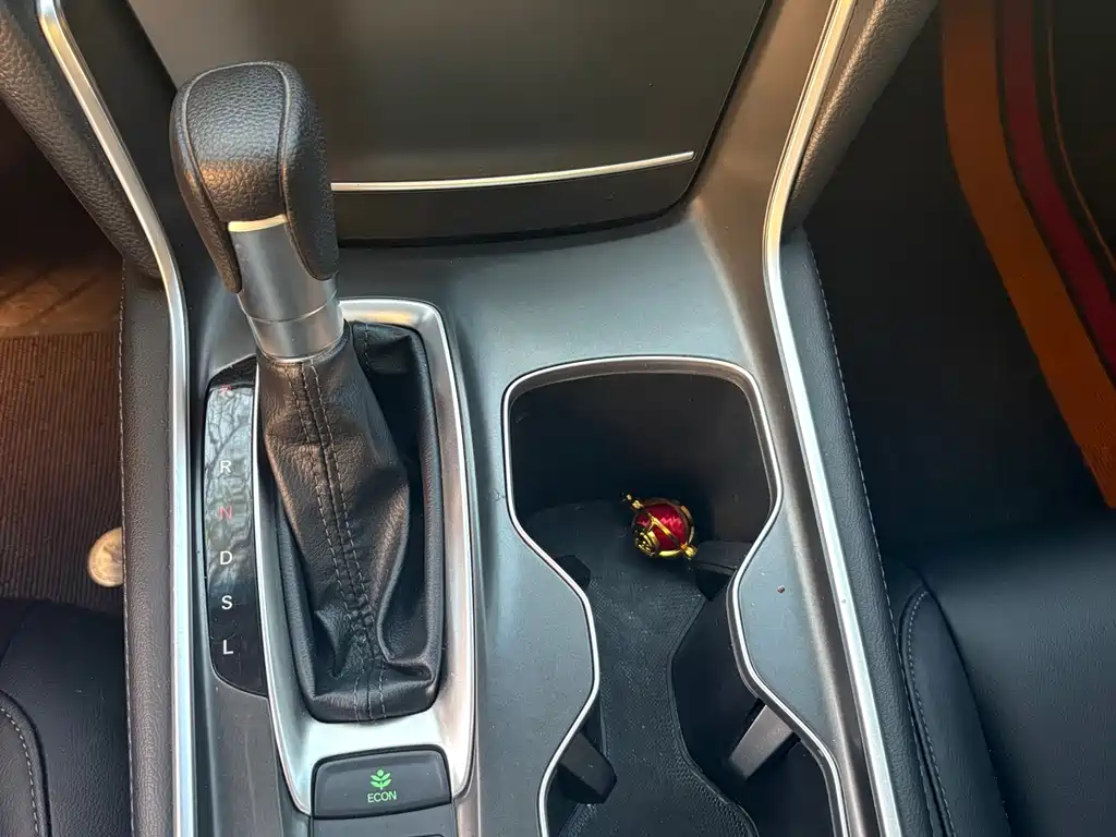 Honda Accord 2022 — фото 15