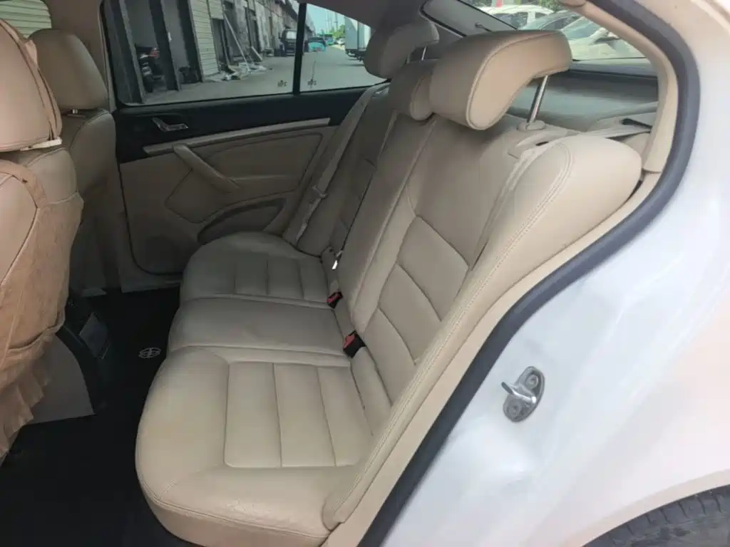 Skoda Octavia 2015 — фото 17