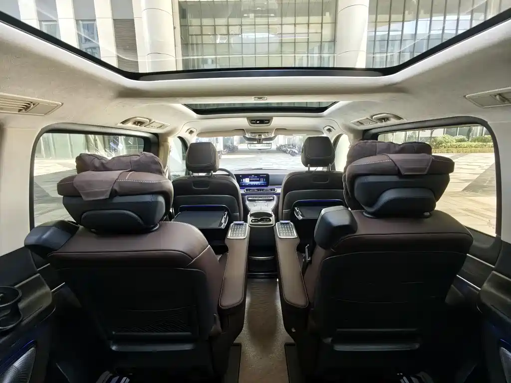 Mercedes-Benz V-Class 2026 — фото 25