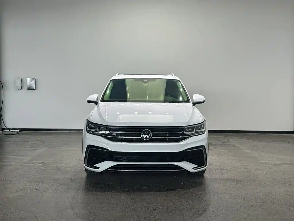Volkswagen Tiguan L 2023 — фото 3