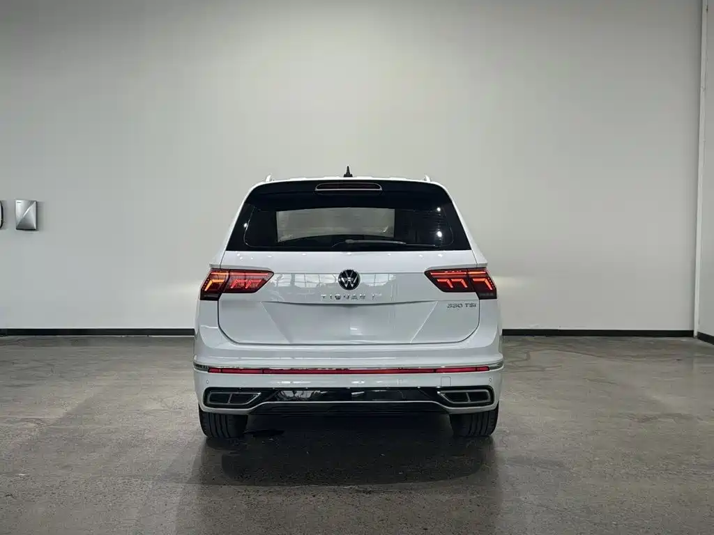 Volkswagen Tiguan L 2023 — фото 7