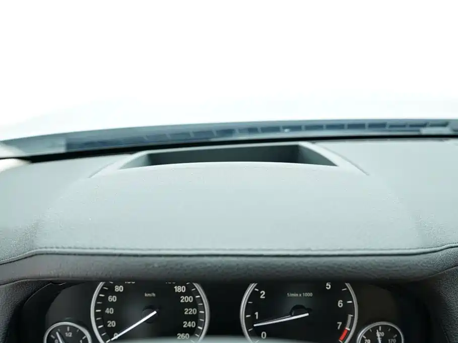 BMW 7 Series 2015 — фото 20