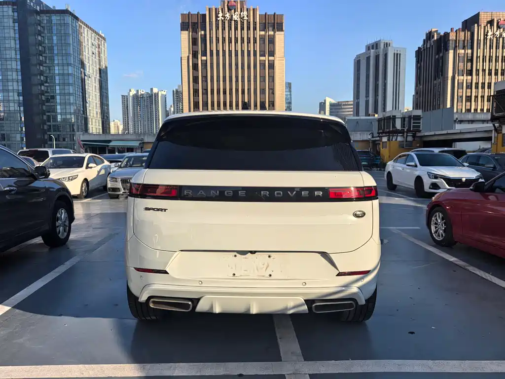 Land Rover Range Rover Sport 2025 — фото 8