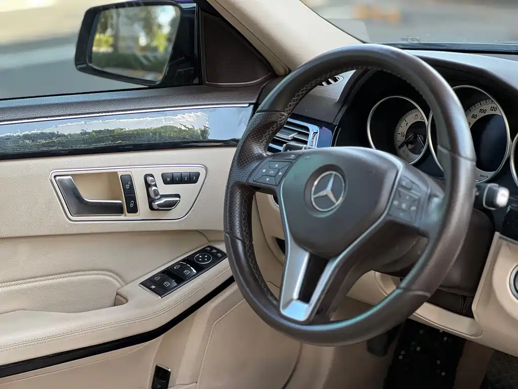 Mercedes-Benz E-Class 2015 — фото 13