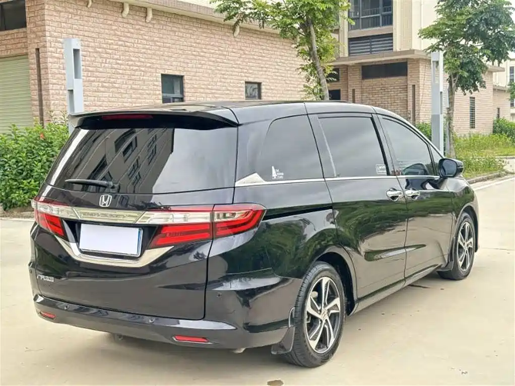 Honda Odyssey 2016 — фото 8