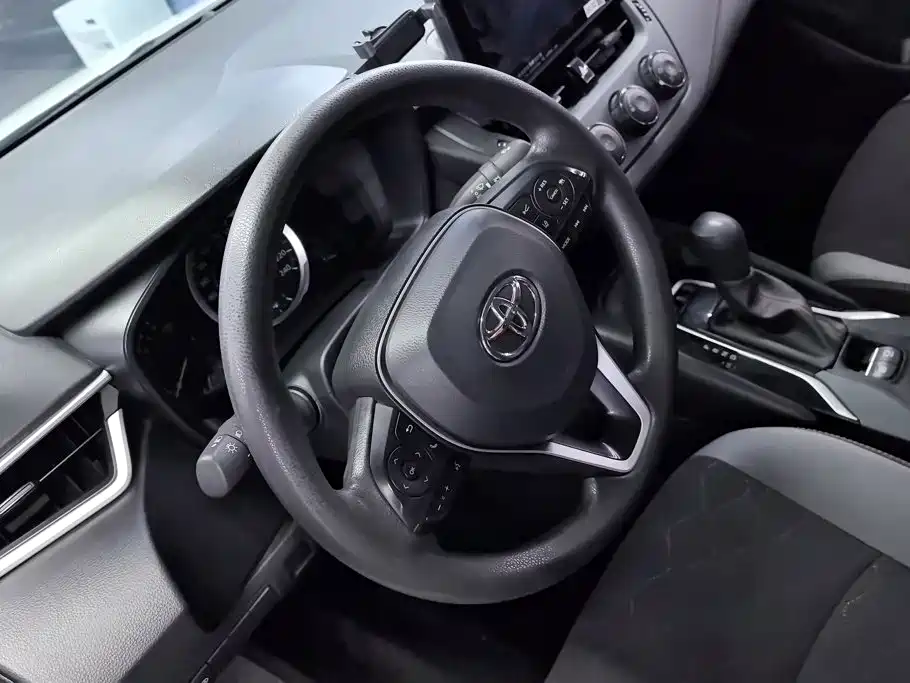 Toyota Corolla 2023 — фото 15