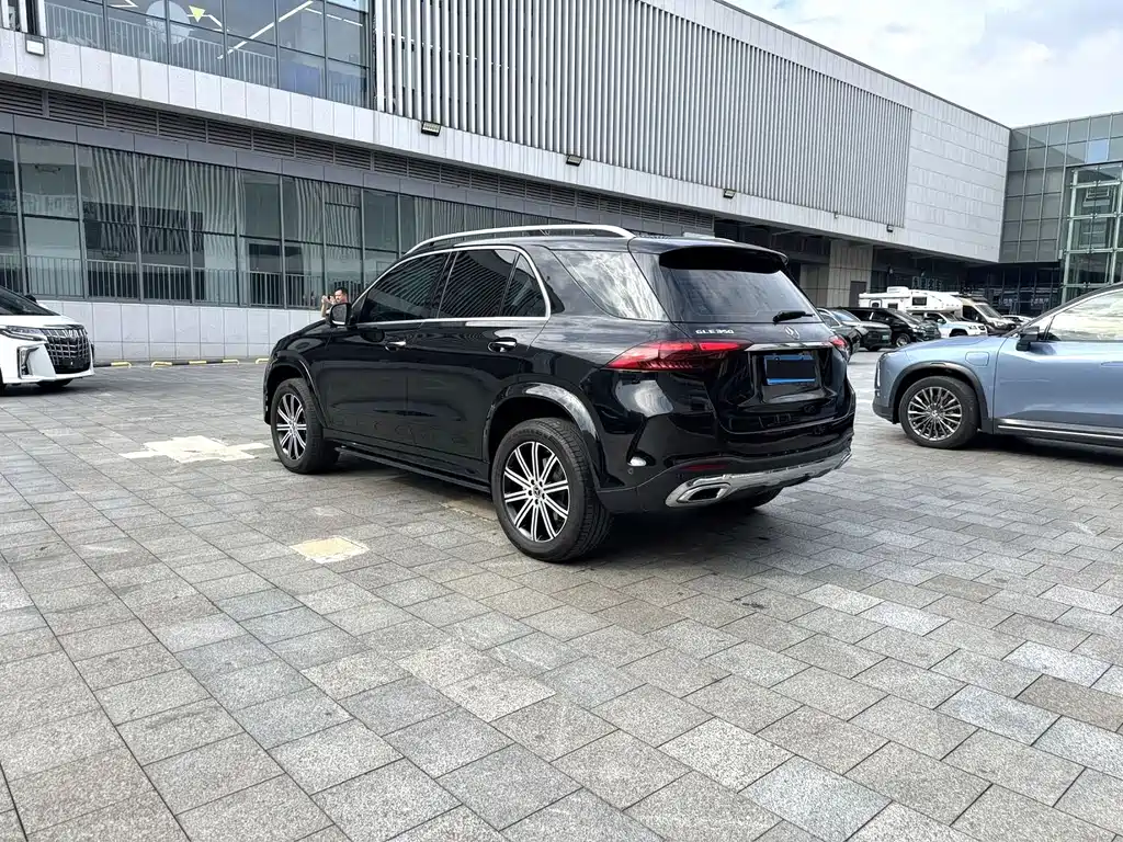 Mercedes-Benz GLE 2023 — фото 3
