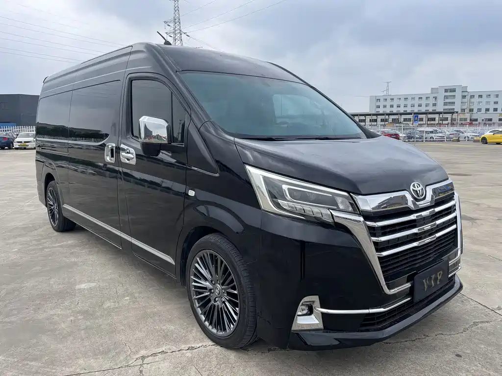 Toyota Hiace 2024 — фото 20
