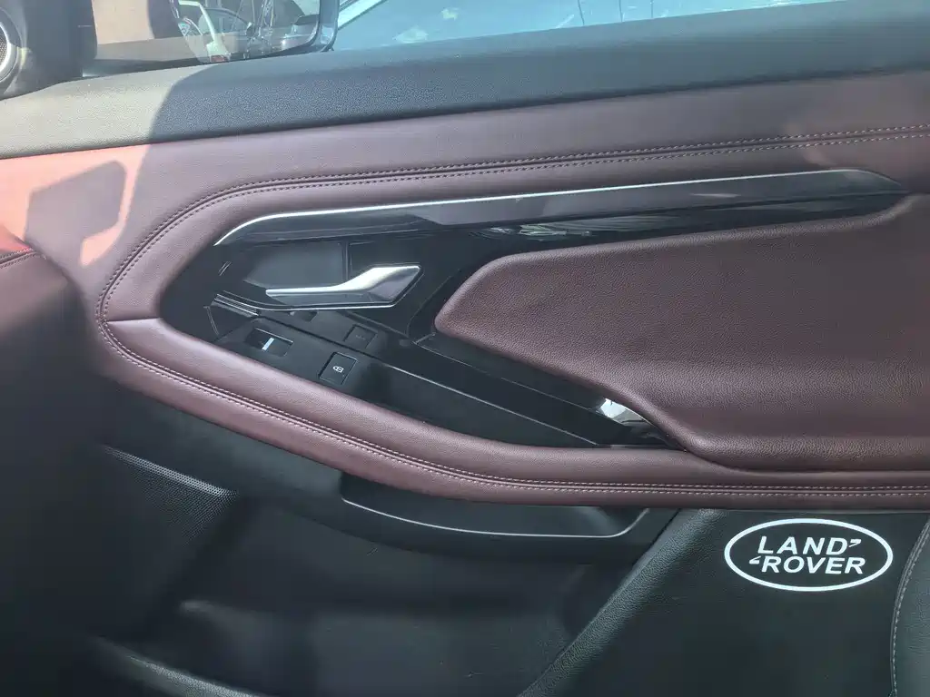 Land Rover Evoque 2022 — фото 16