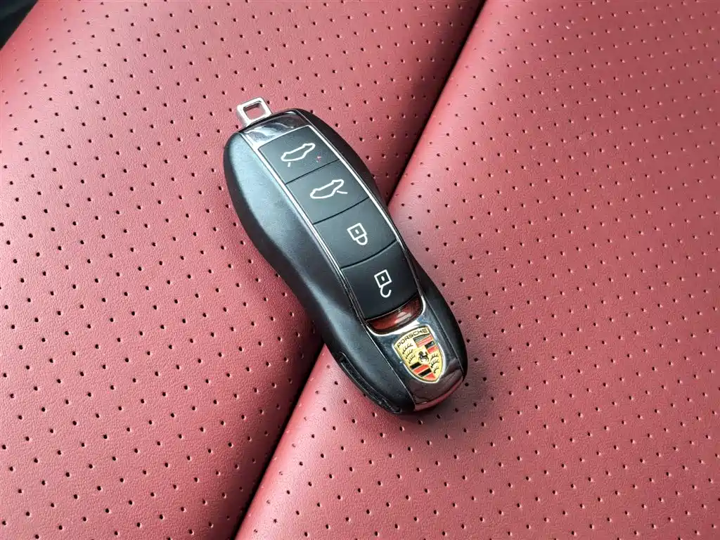 Porsche 718 2025 — фото 31