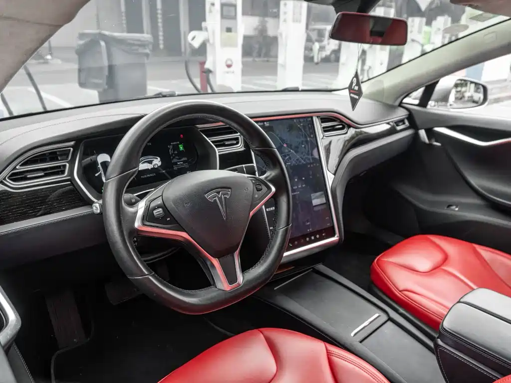 Tesla Model S 2017 — фото 8