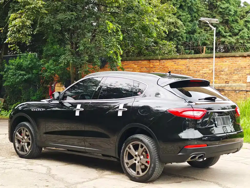 Maserati Levante 2018 — фото 9