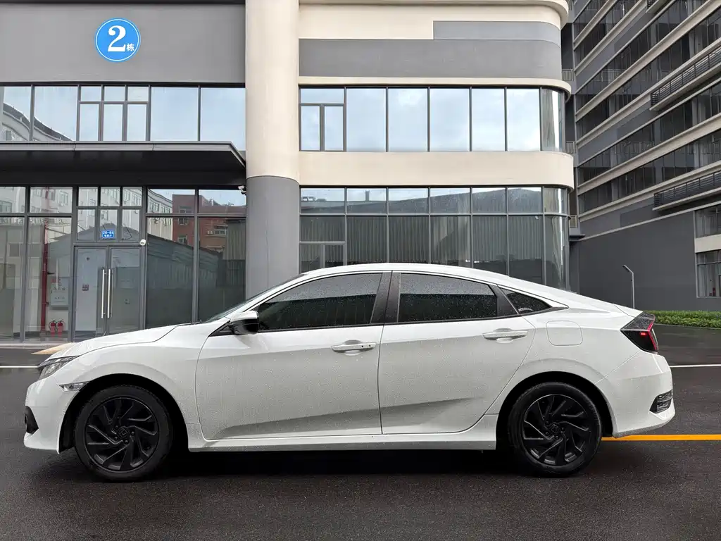 Honda Civic 2017 — фото 4