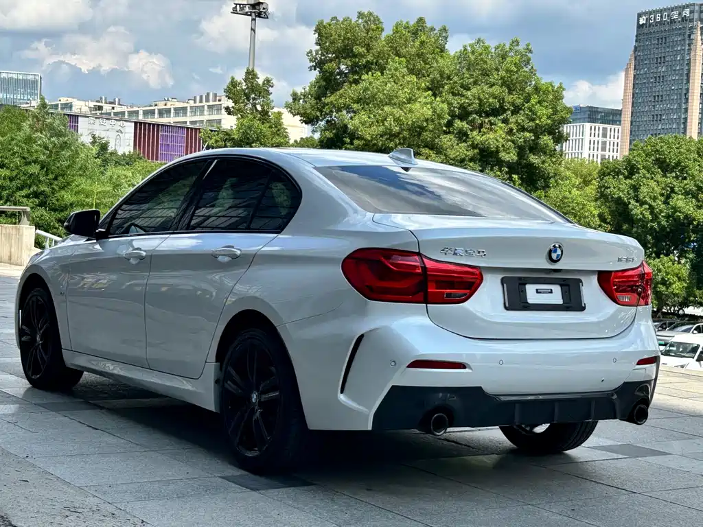 BMW 1 Series 2021