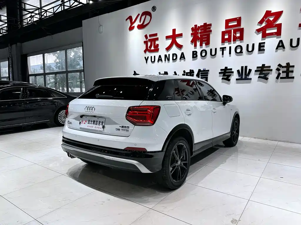 Audi Q2L 2020 — фото 16