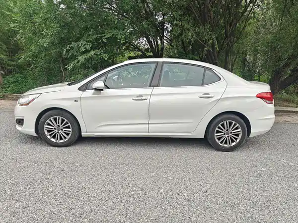 Citroën C4L 2013