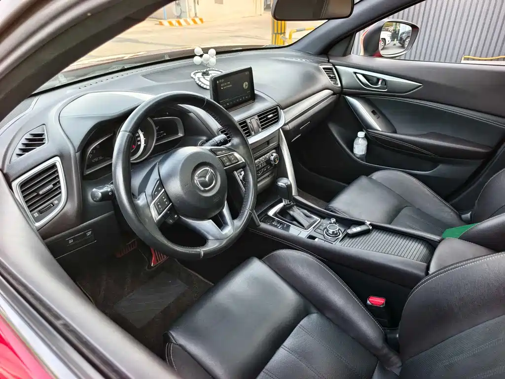 Mazda CX-4 2016 — фото 11