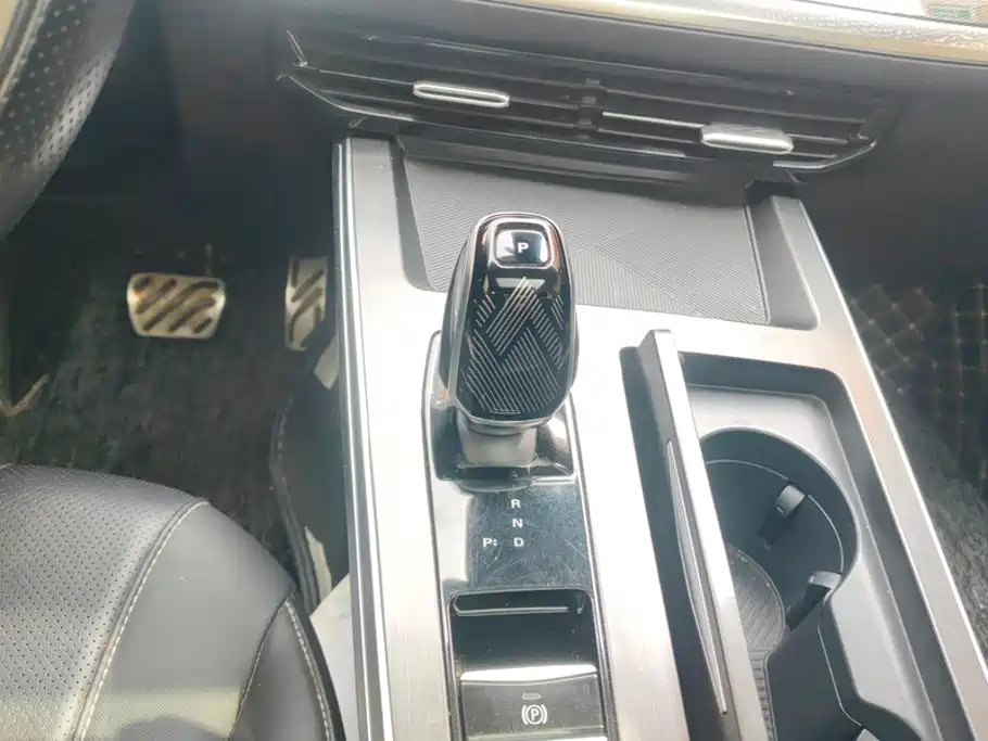 Roewe RX5 eMAX 2022 — фото 16