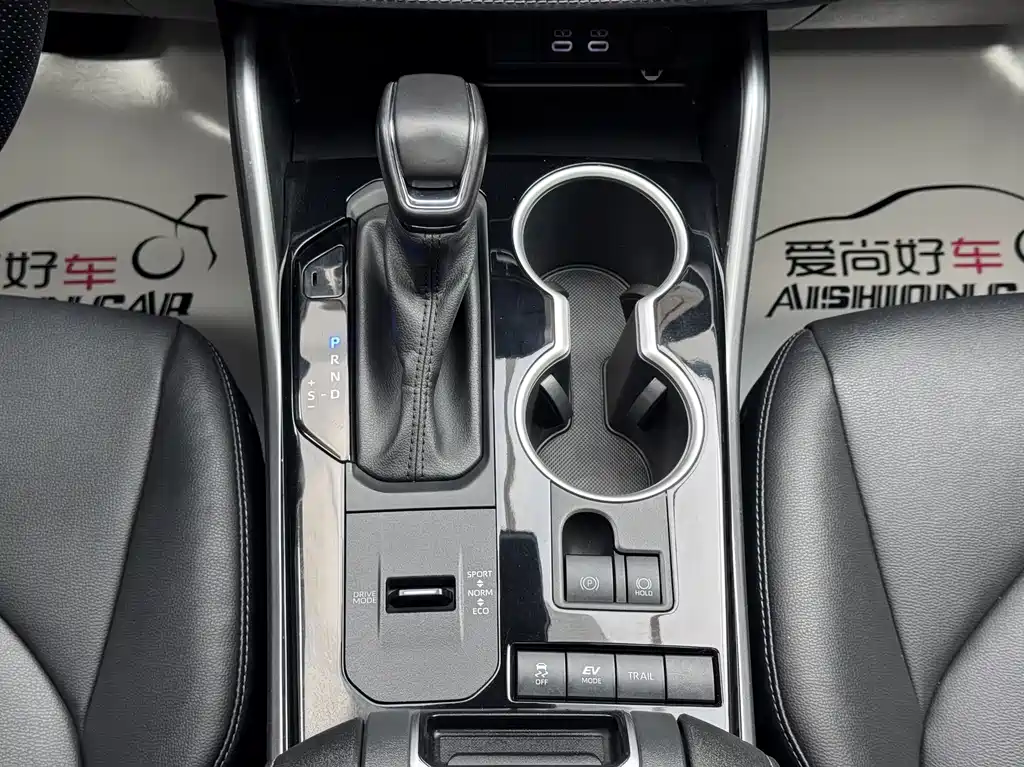 Toyota Highlander 2024 — фото 12