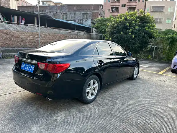 Toyota Reiz 2010