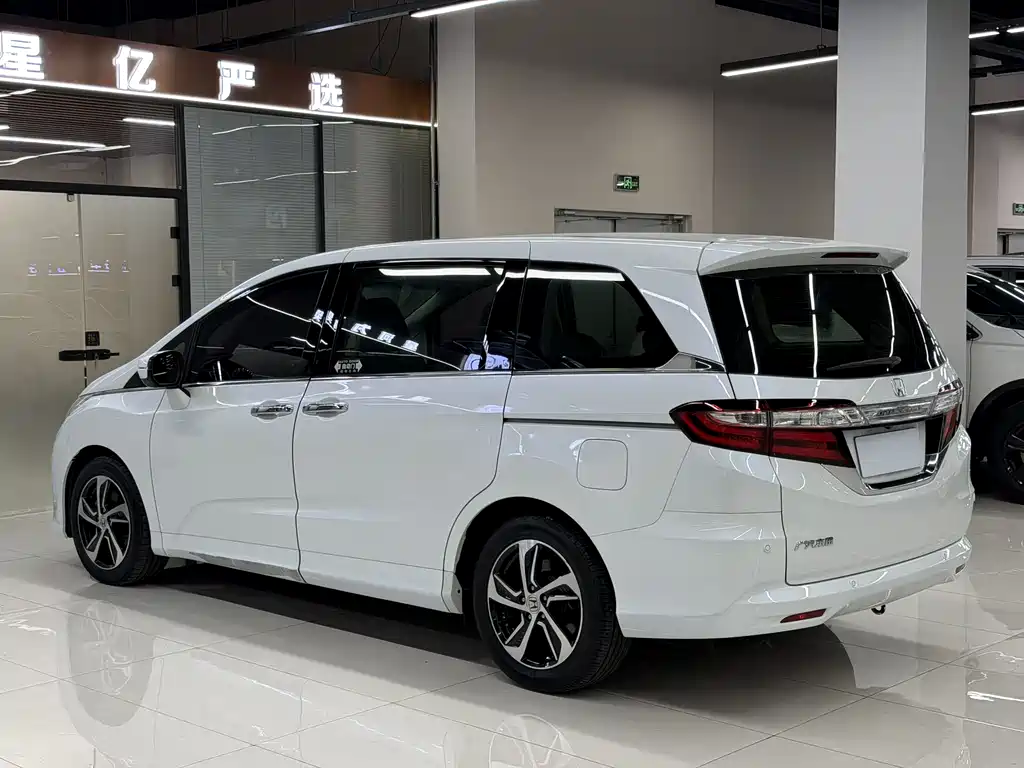 Honda Odyssey 2017 — фото 15