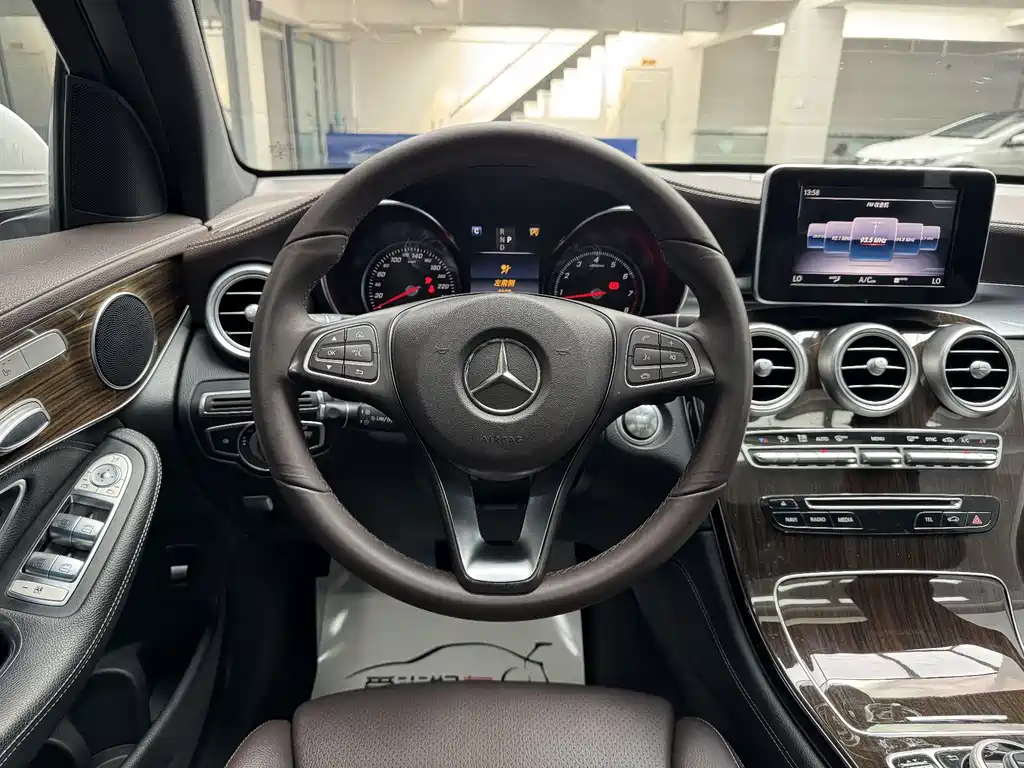 Mercedes-Benz GLC 2019 — фото 10